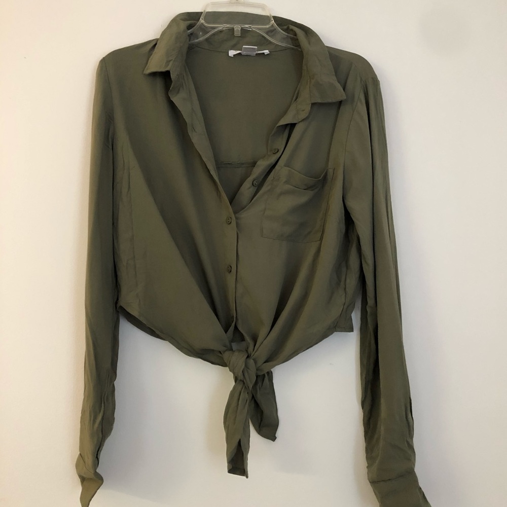 STREETWEAR SOCIETY • Long Sleeve Crop Tie Front
